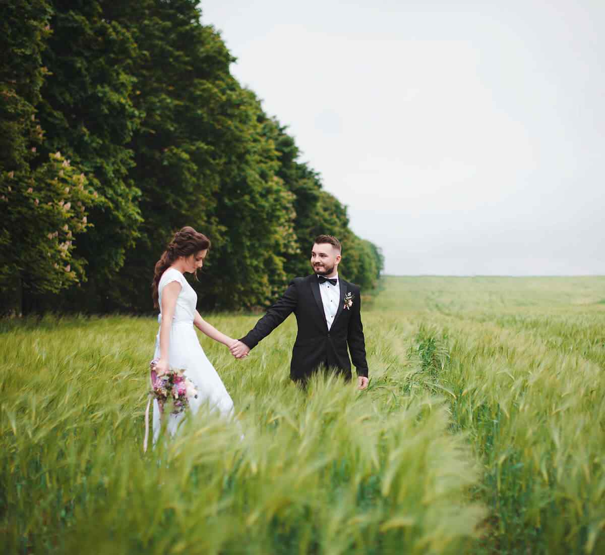 https://theweddingvowz.com/wp-content/uploads/2020/10/home_01_image_08.jpg