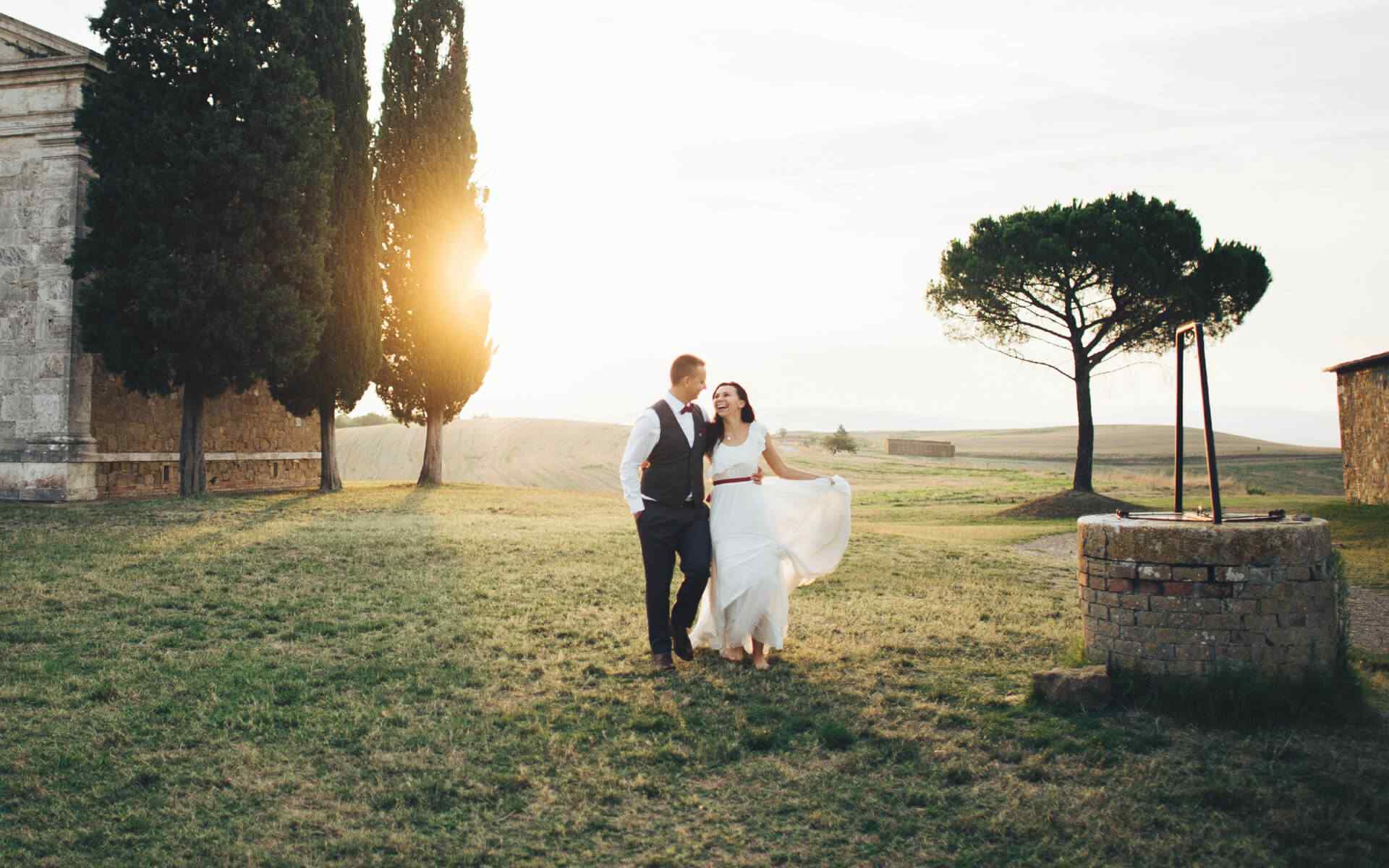 https://theweddingvowz.com/wp-content/uploads/2020/12/image_services_photo_01.jpg